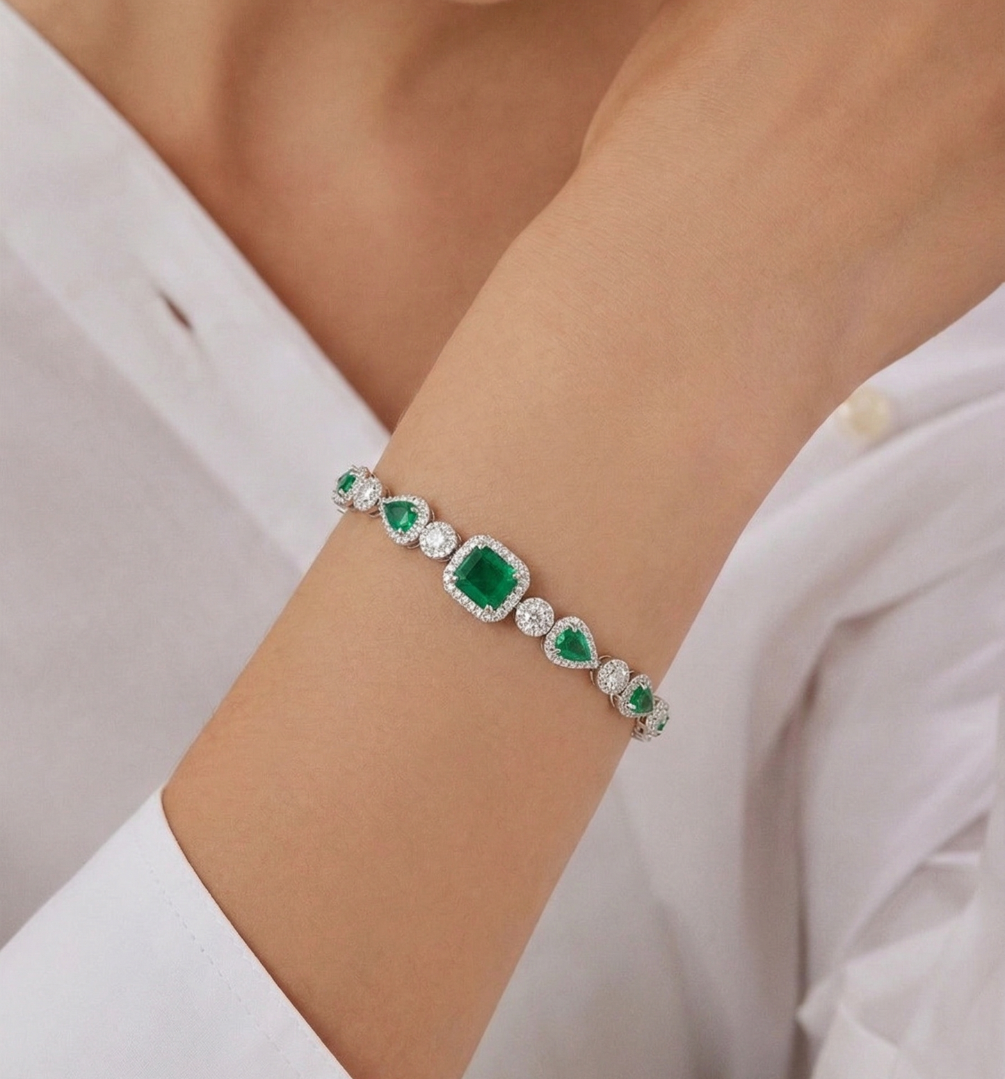 Emerald Center Glow Bracelet