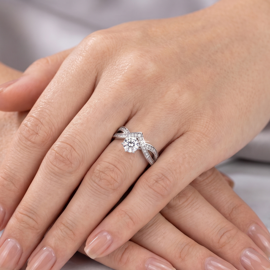 Classic Solitaire Spark Ring
