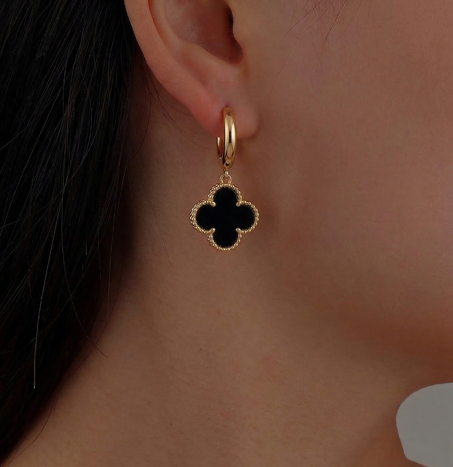 Van cleef ( Black - Gold ) earring