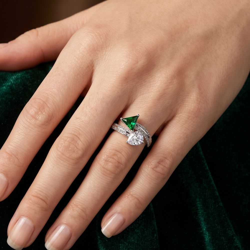 Emerald Arrow Spark Ring