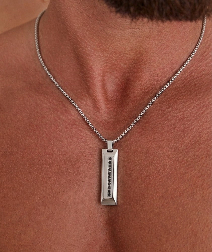 Silver Edge Noir Necklace
